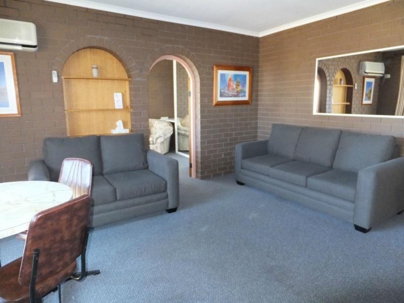 89 Lake Bunga Beach Road, Lakes Entrance VIC 3909