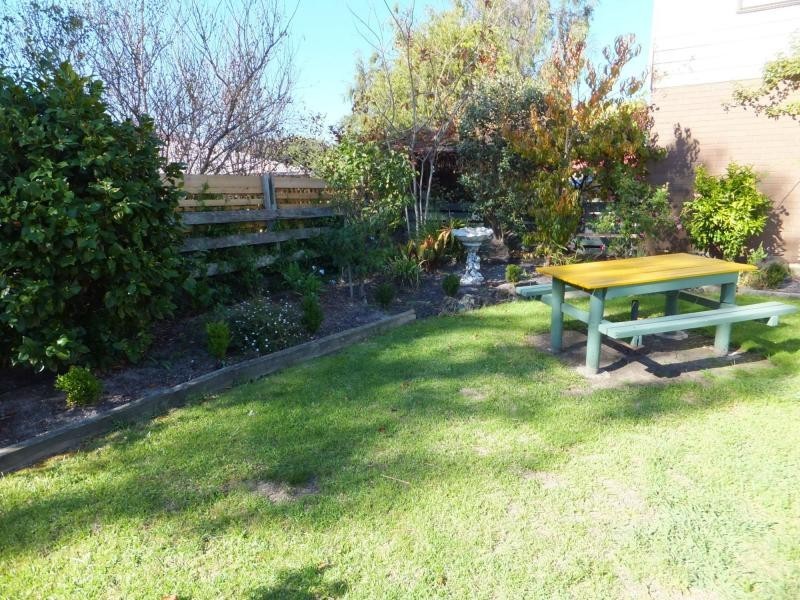 89 Lake Bunga Beach Road, Lakes Entrance VIC 3909