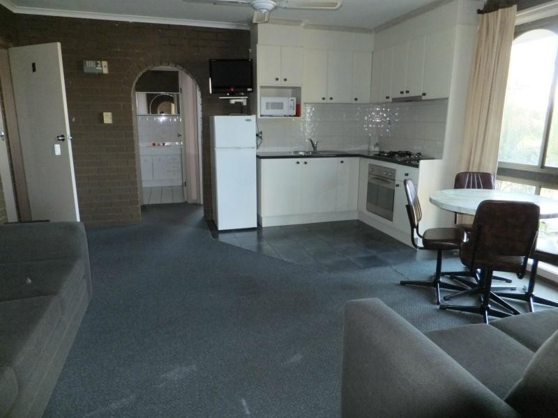 89 Lake Bunga Beach Road, Lakes Entrance VIC 3909