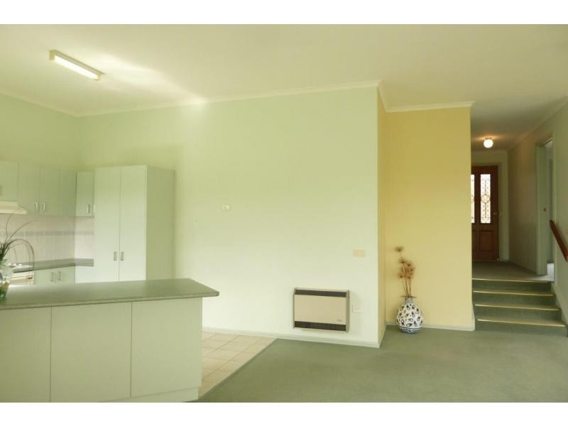 10 Bent Street, Bairnsdale VIC 3875