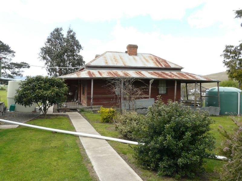 72 MacFarlane Street, Benambra VIC 3900