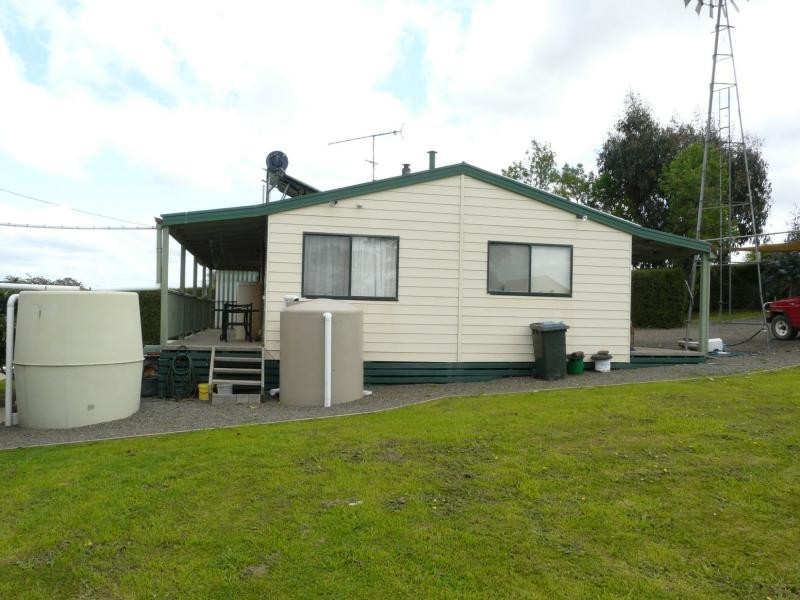 72 MacFarlane Street, Benambra VIC 3900