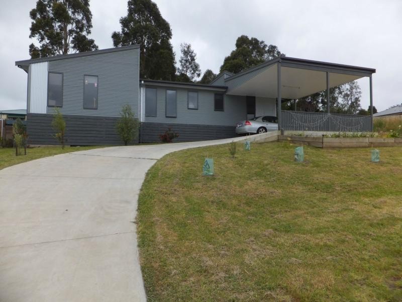 13 Redenbach Court, Swan Reach VIC 3903