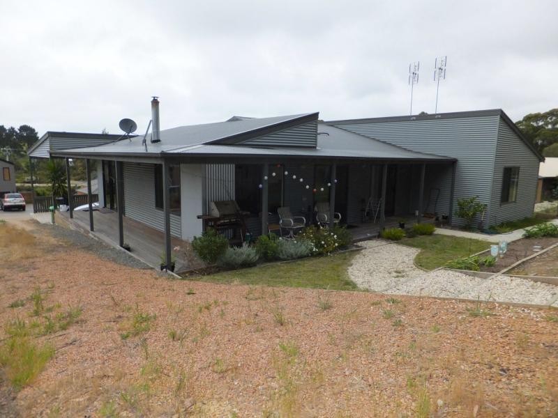 13 Redenbach Court, Swan Reach VIC 3903