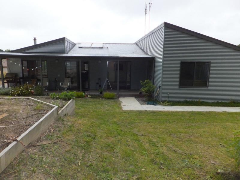 13 Redenbach Court, Swan Reach VIC 3903