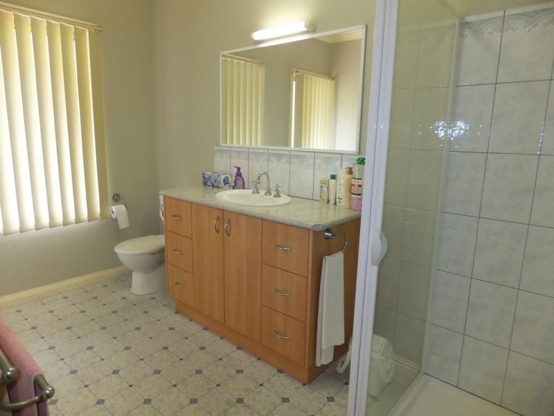 15 Gay Street, Lakes Entrance VIC 3909