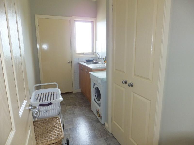 15 Gay Street, Lakes Entrance VIC 3909