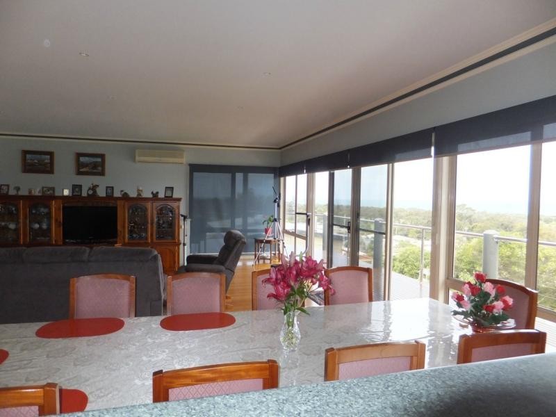 15 Gay Street, Lakes Entrance VIC 3909