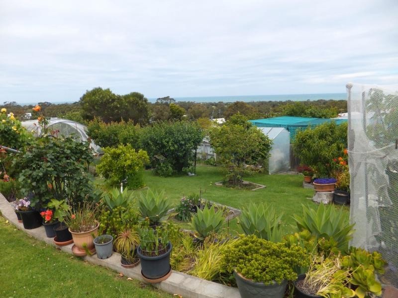 15 Gay Street, Lakes Entrance VIC 3909