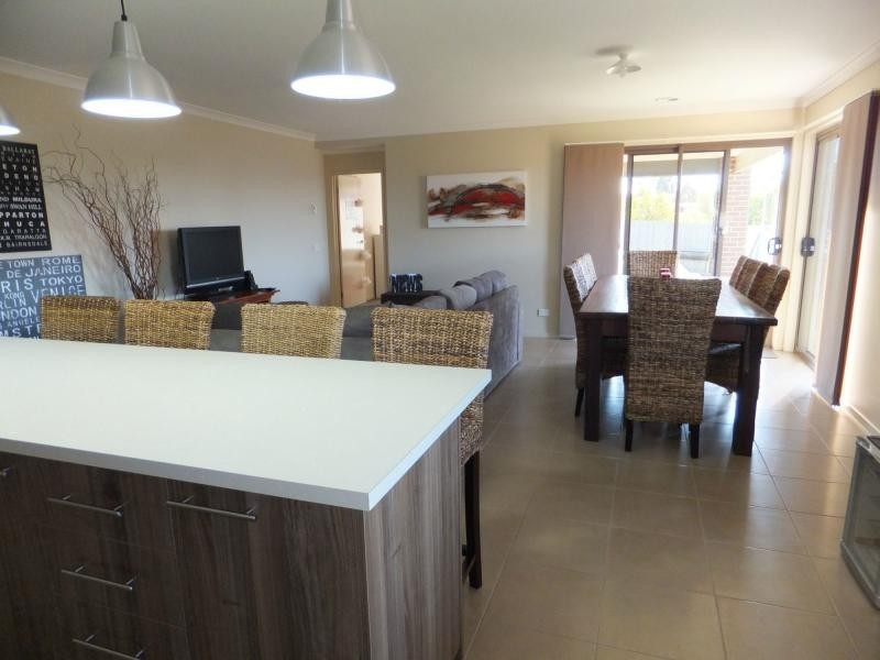 6 Stewart Place, Bairnsdale VIC 3875
