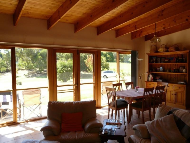 16 Mairburn Road, Metung VIC 3904