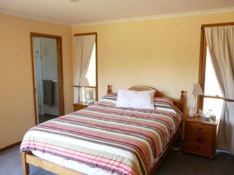 16 Mairburn Road, Metung VIC 3904