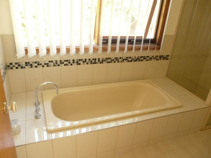 16 Mairburn Road, Metung VIC 3904