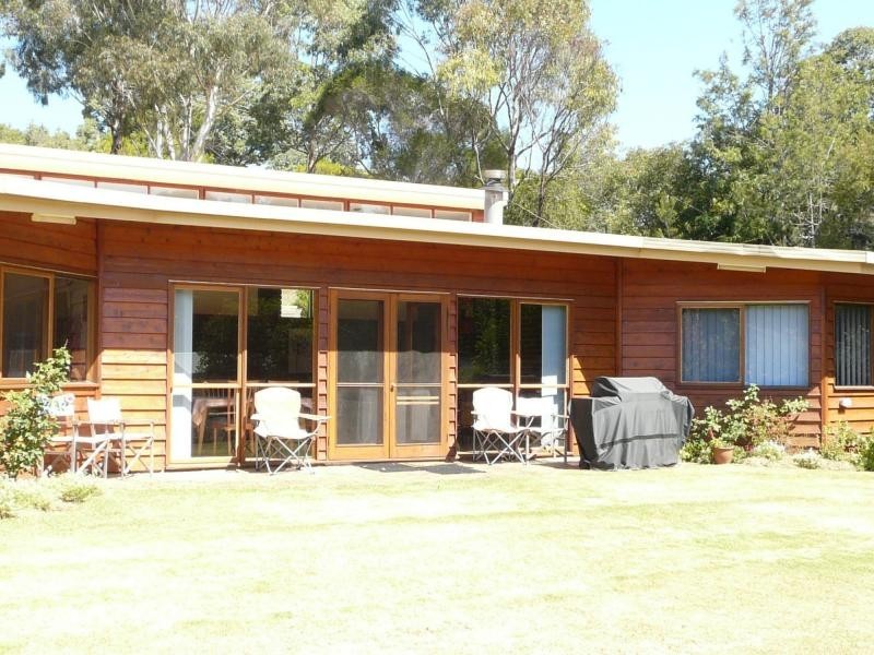 16 Mairburn Road, Metung VIC 3904