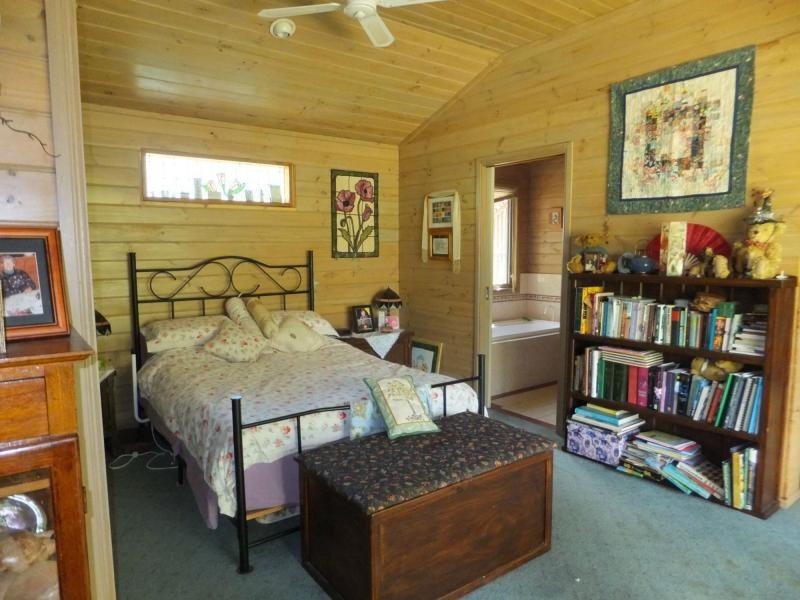 16 Miners Way, Swifts Creek VIC 3896