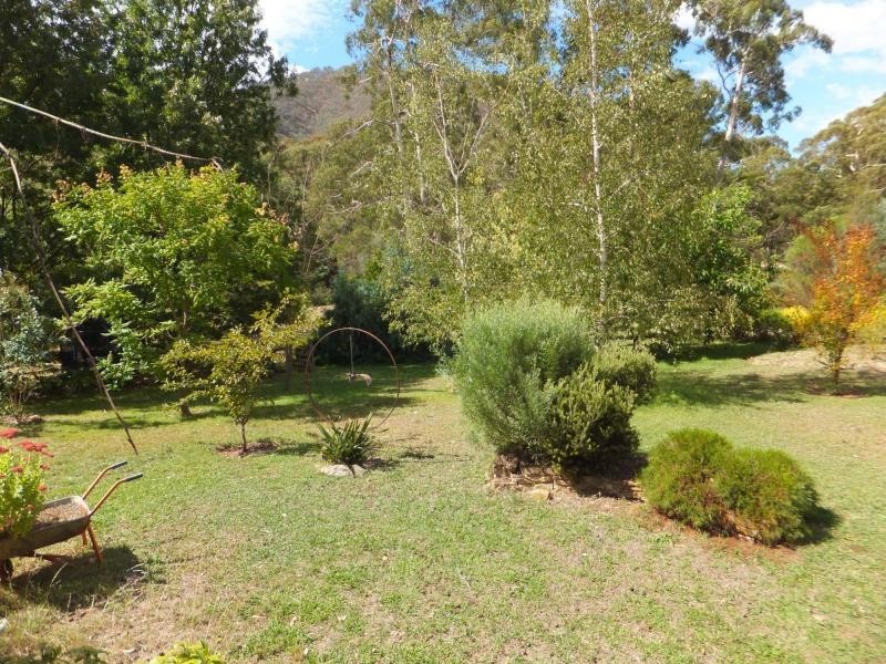 16 Miners Way, Swifts Creek VIC 3896