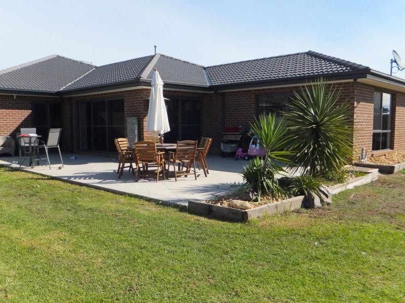 68 Flinns Road, Bairnsdale VIC 3875