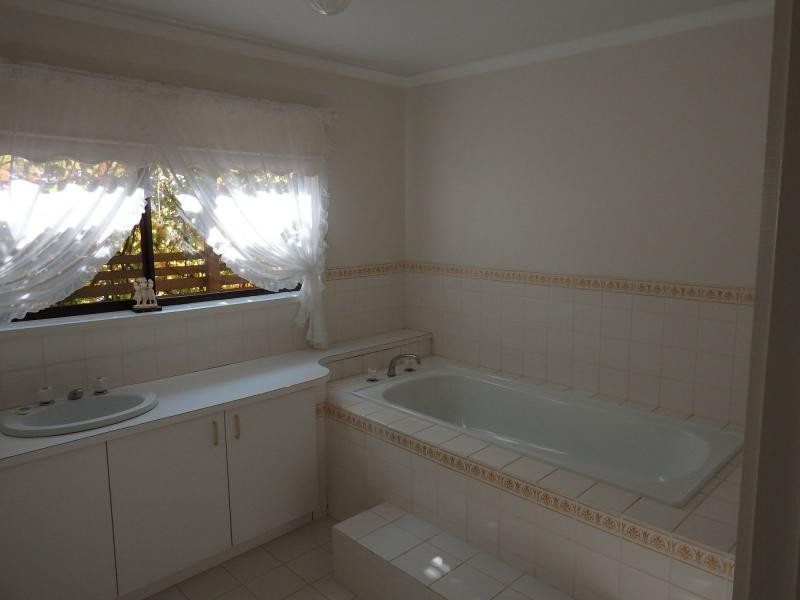 30 Cunningham Court, Swan Reach VIC 3903