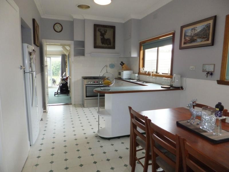 11 McKean Street, Bairnsdale VIC 3875