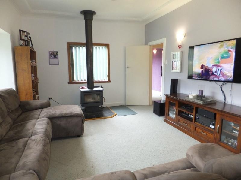 11 McKean Street, Bairnsdale VIC 3875