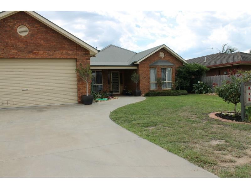 3 Tairua Place, Bairnsdale VIC 3875