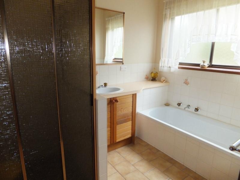 56 Point Road, Kalimna VIC 3909