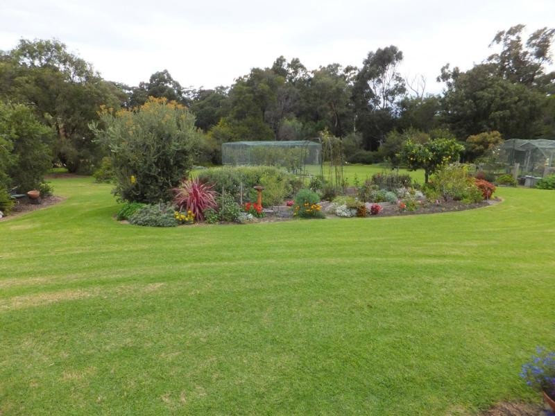 56 Point Road, Kalimna VIC 3909