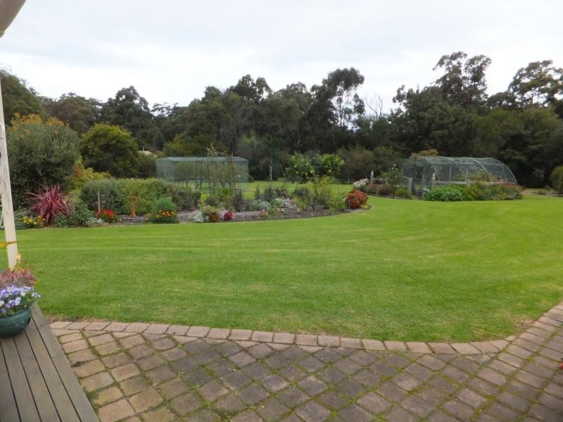 56 Point Road, Kalimna VIC 3909