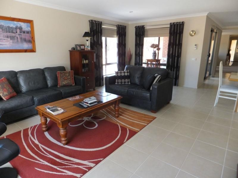 25 Ives Road, Lindenow South VIC 3875