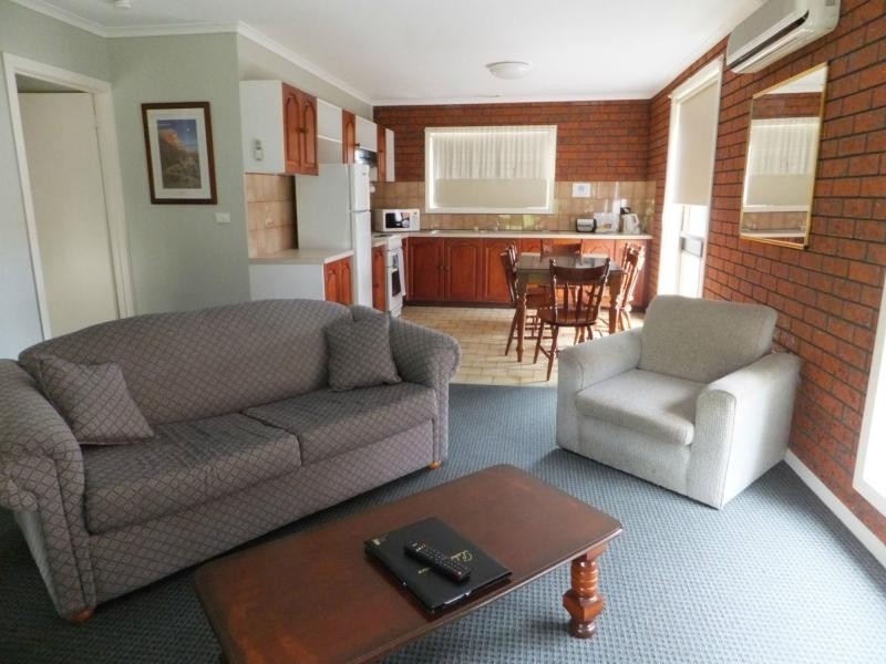 3/93 Lake Bunga Beach Road, Lakes Entrance VIC 3909