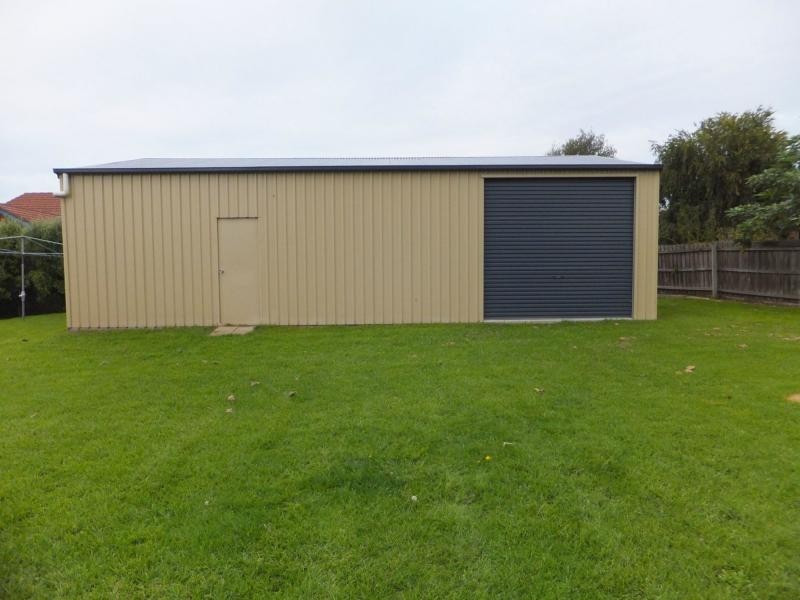 1 Morekana Crescent, Bairnsdale VIC 3875