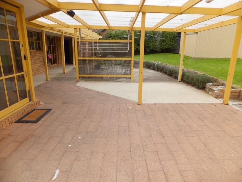 1 Morekana Crescent, Bairnsdale VIC 3875