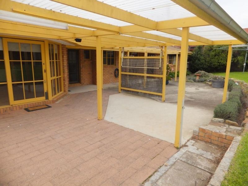 1 Morekana Crescent, Bairnsdale VIC 3875