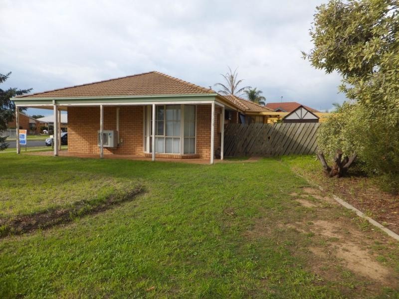 1 Morekana Crescent, Bairnsdale VIC 3875
