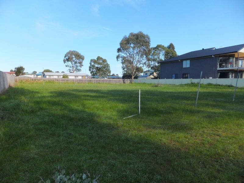 18 Colony Club Drive, Newlands Arm VIC 3875