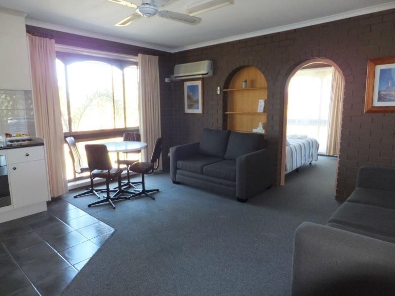 89 Lake Bunga Beach Road, Lakes Entrance VIC 3909