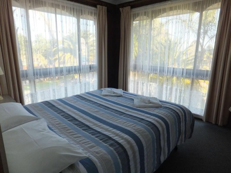 89 Lake Bunga Beach Road, Lakes Entrance VIC 3909