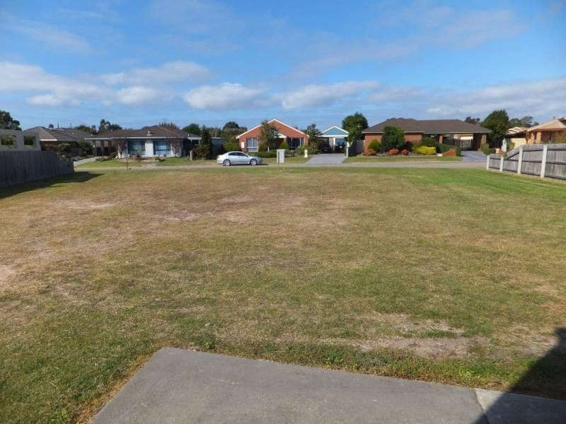 10 Hakea Court, Paynesville VIC 3880