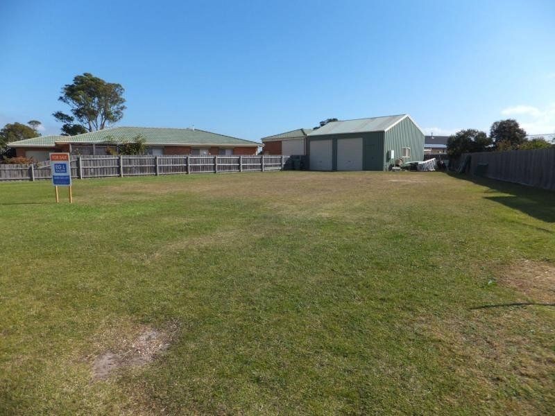 10 Hakea Court, Paynesville VIC 3880