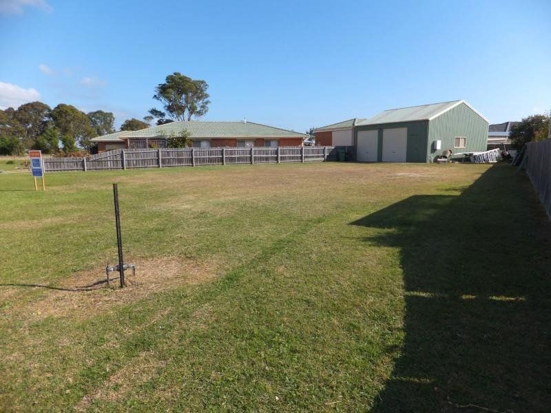 10 Hakea Court, Paynesville VIC 3880
