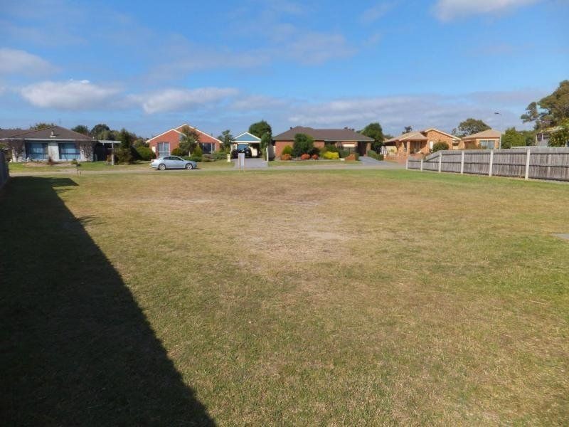 10 Hakea Court, Paynesville VIC 3880