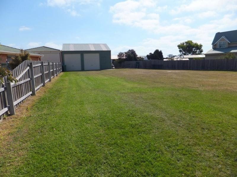 10 Hakea Court, Paynesville VIC 3880