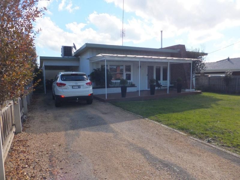 14 Combay Street, Bairnsdale VIC 3875