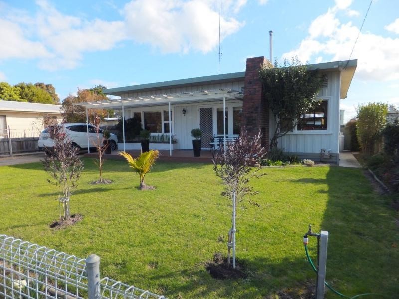 14 Combay Street, Bairnsdale VIC 3875