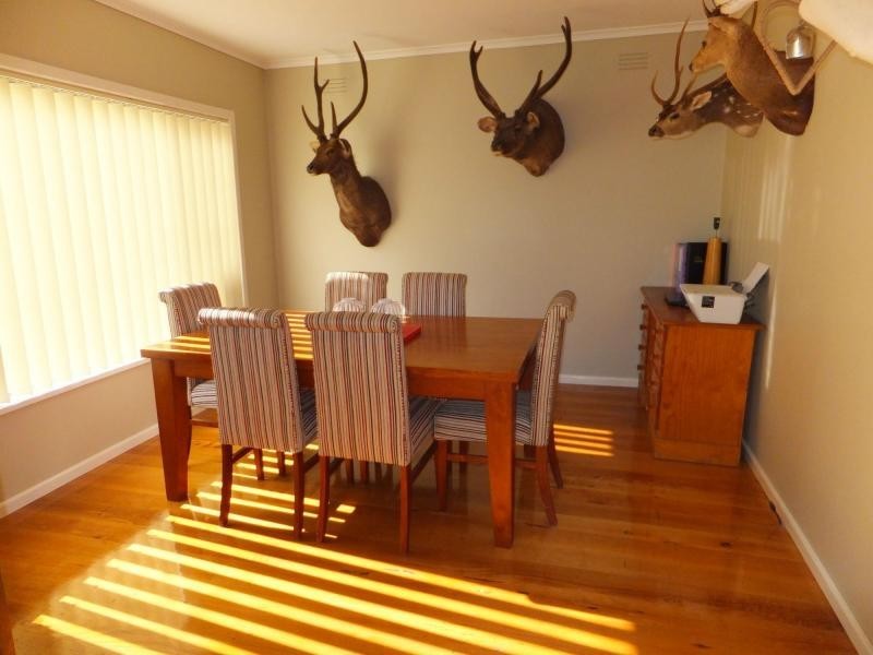 6 Laughtons Road, Lakes Entrance VIC 3909