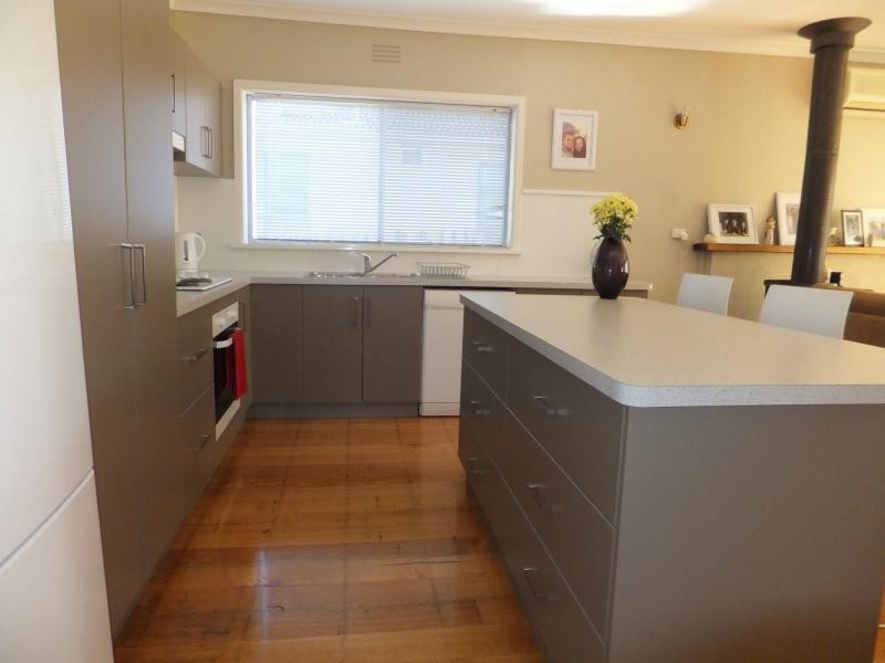 6 Laughtons Road, Lakes Entrance VIC 3909