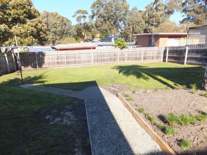 6 Laughtons Road, Lakes Entrance VIC 3909