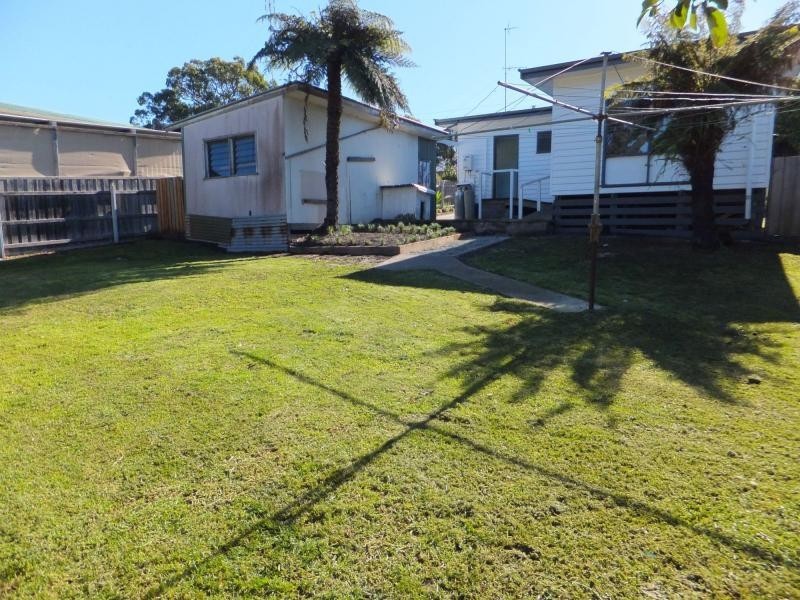6 Laughtons Road, Lakes Entrance VIC 3909