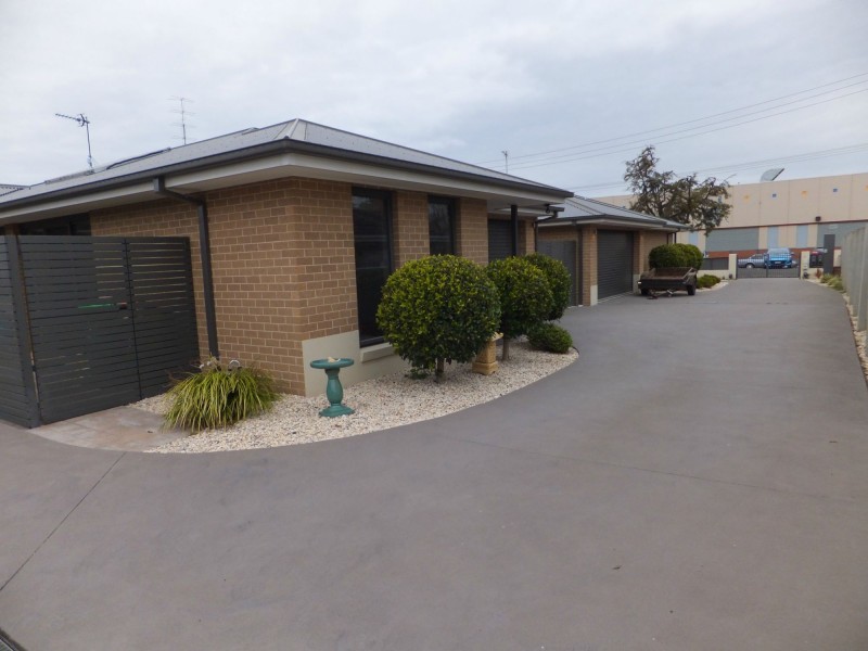 2/14 Francis Street, Bairnsdale VIC 3875