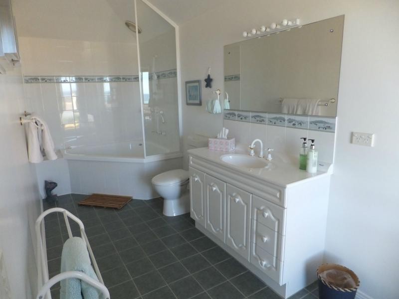 19 Cross Street, Lake Tyers Beach VIC 3909